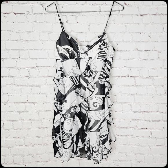 Wishes Wishes Wishes Dresses & Skirts - WISHES WISHES WISHES Black & White 60's Retro Inspired Box Pleated Empire Dress